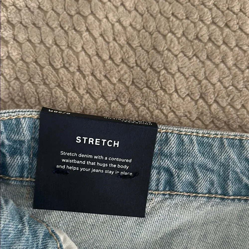 GAP Universal Slim Boyfriend Jeans with Classic Wash - Picture 5 of 8